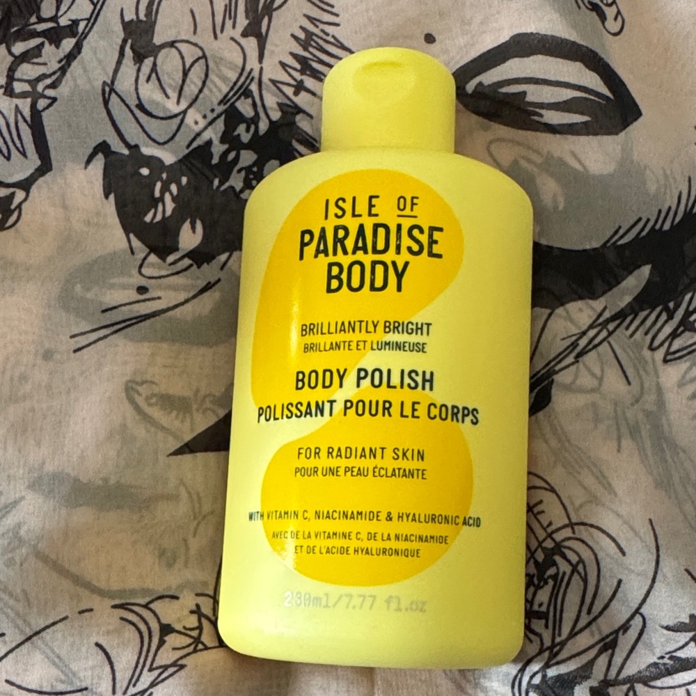 Isle of Paradise Brilliantly Bright Body Polish - for radiant skin